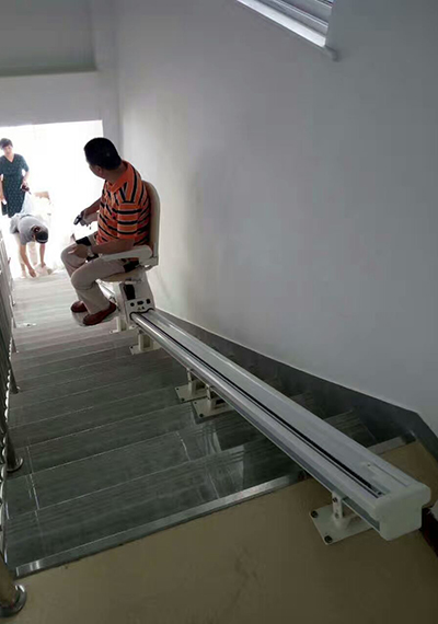 直線型座椅電梯(4)