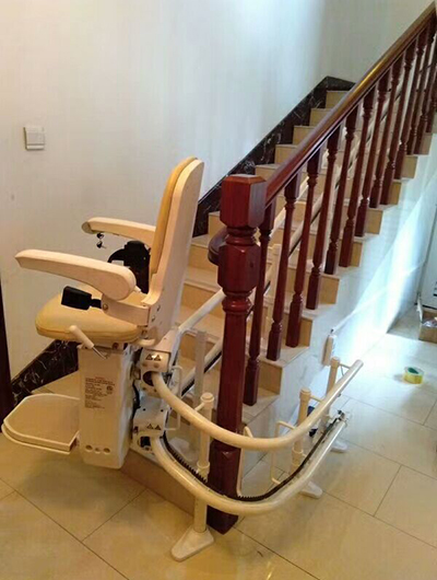 曲線型座椅電梯(2)